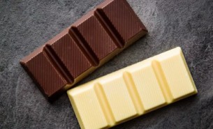 自動(dòng)稱(chēng)重機(jī)與金屬檢測(cè)一體機(jī)：巧克力行業(yè)的生產(chǎn)安全保障